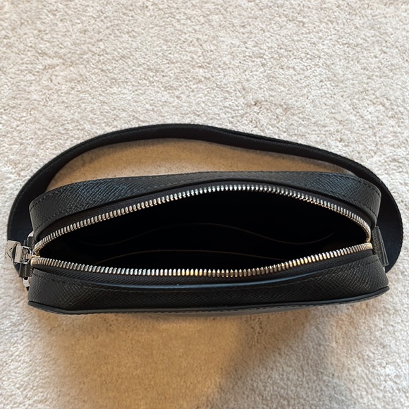 Louis Vuitton Anton Pochette - Picture 6 of 15